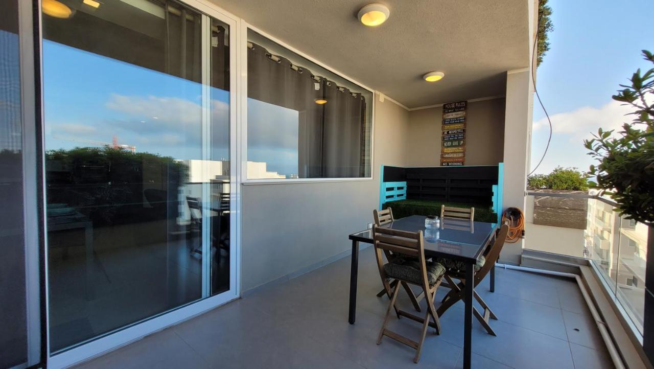 Stylish - Modern - Large Terrace - 2 Bed - 200 M From Sea - Fully Air Con Appartement St. Paul's Bay Buitenkant foto